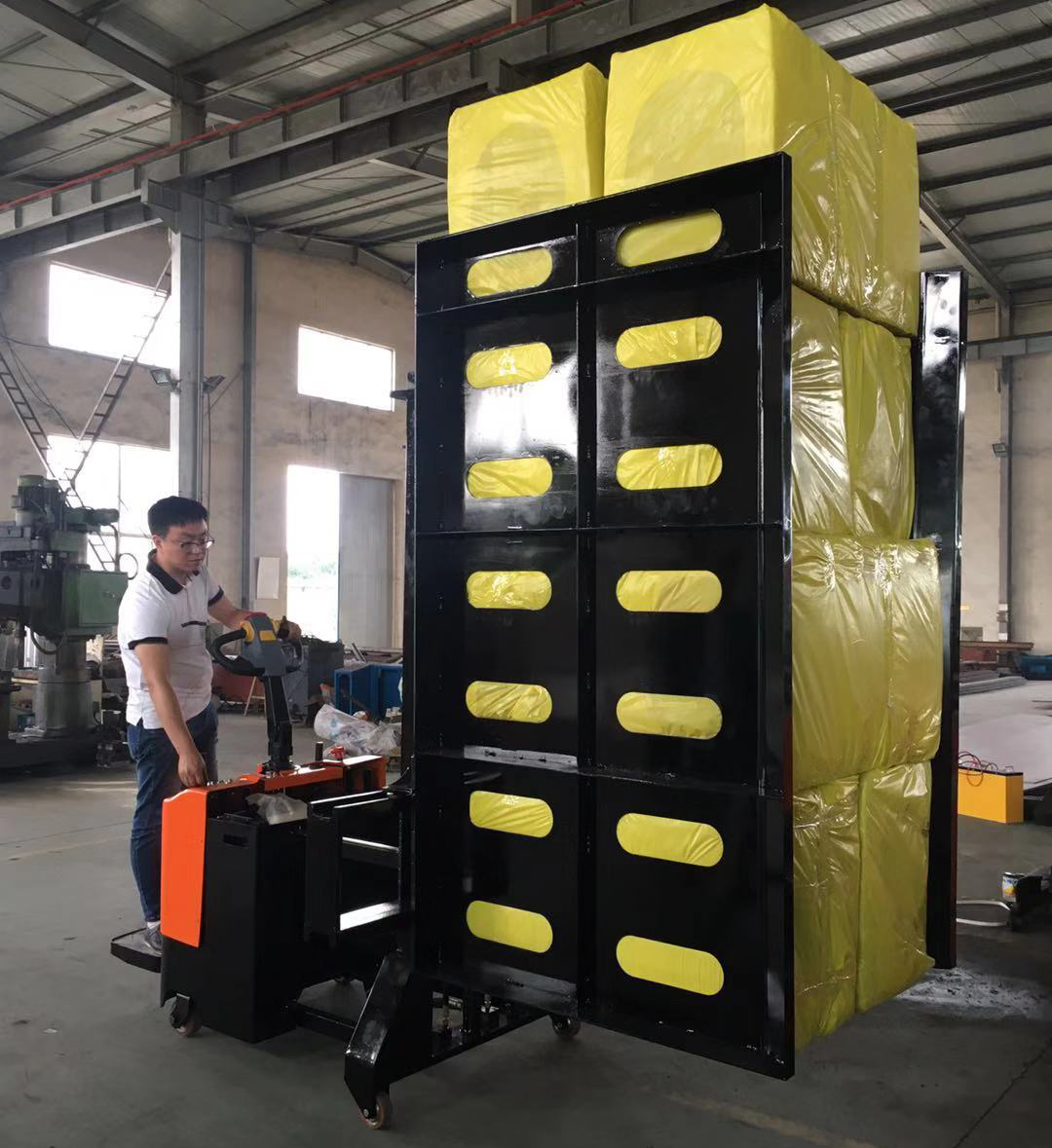 巖棉夾抱機(jī)1 巖棉夾抱機(jī)1